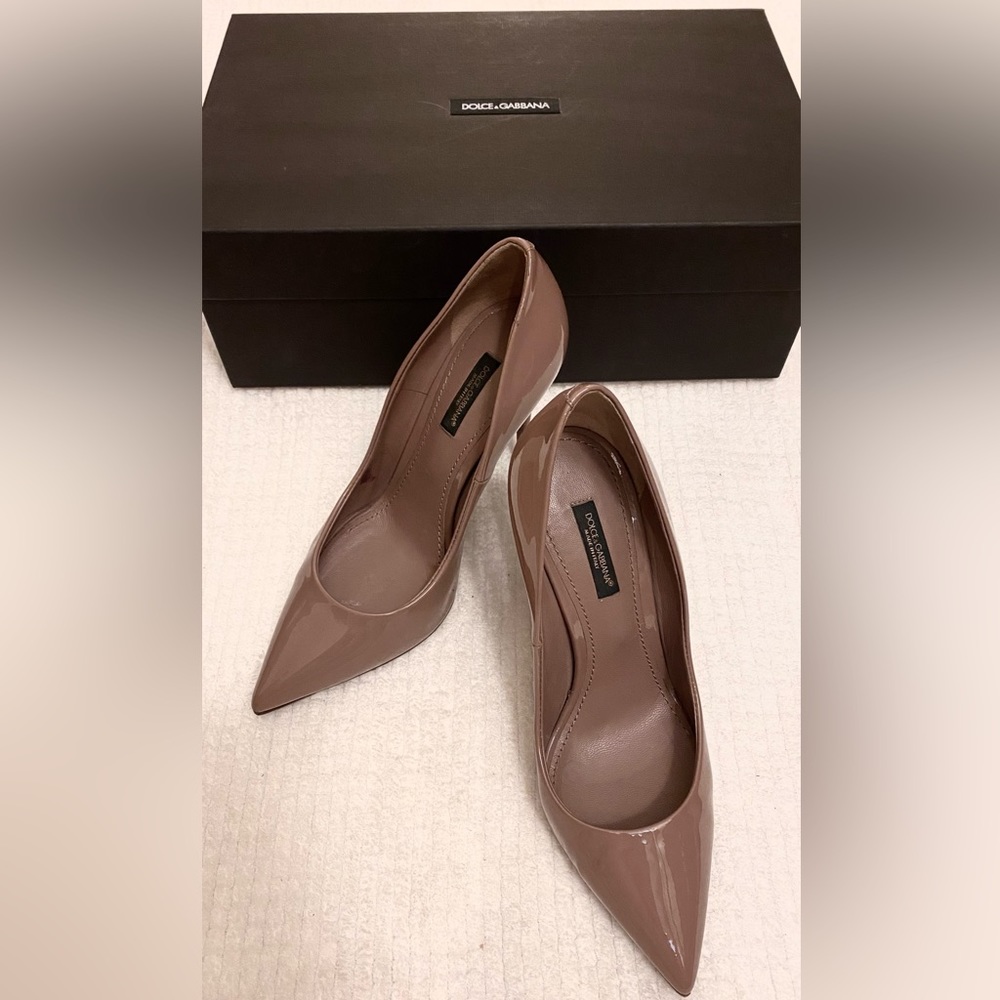 Dolce & Gabbana pointed toe pumps size 37